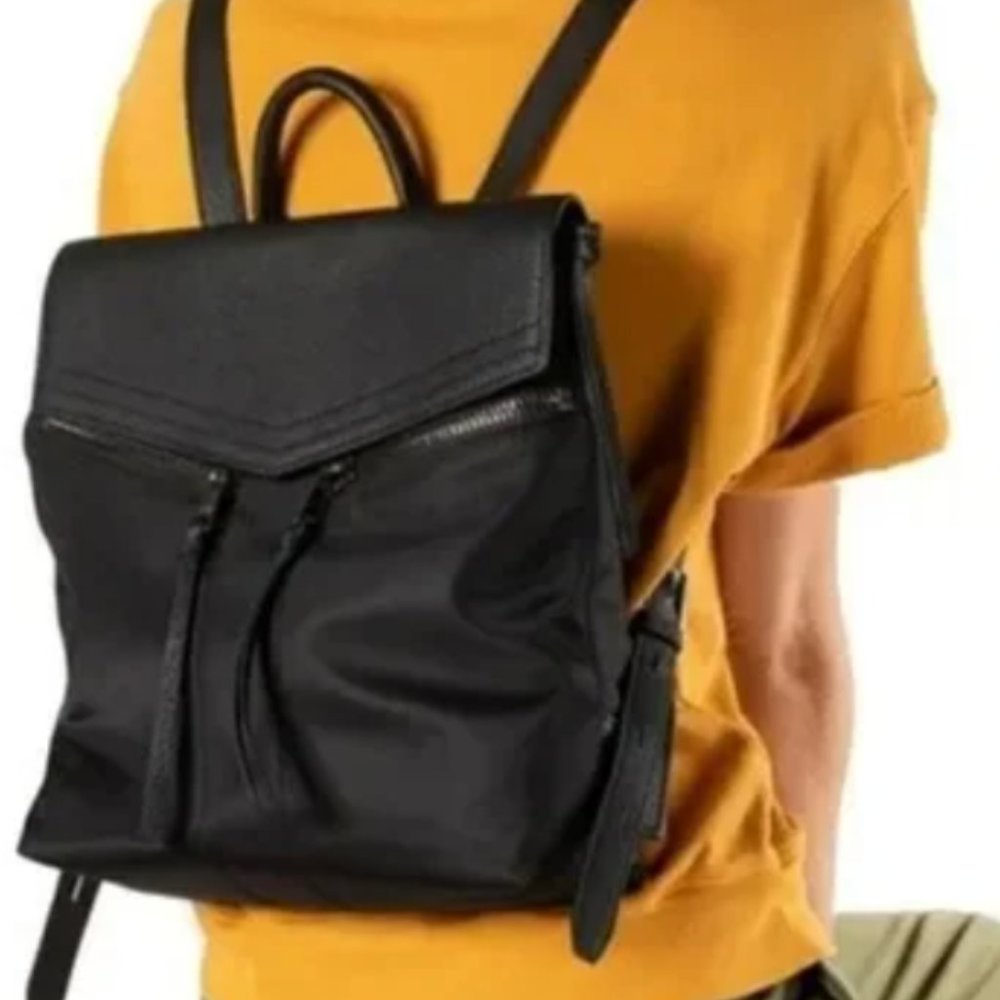 Botkier New York Black Nylon Trigger Medium Backpack w Adjustable Straps